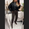 Krótsza bluza w kolorze czarnym z wykończeniem na gumce